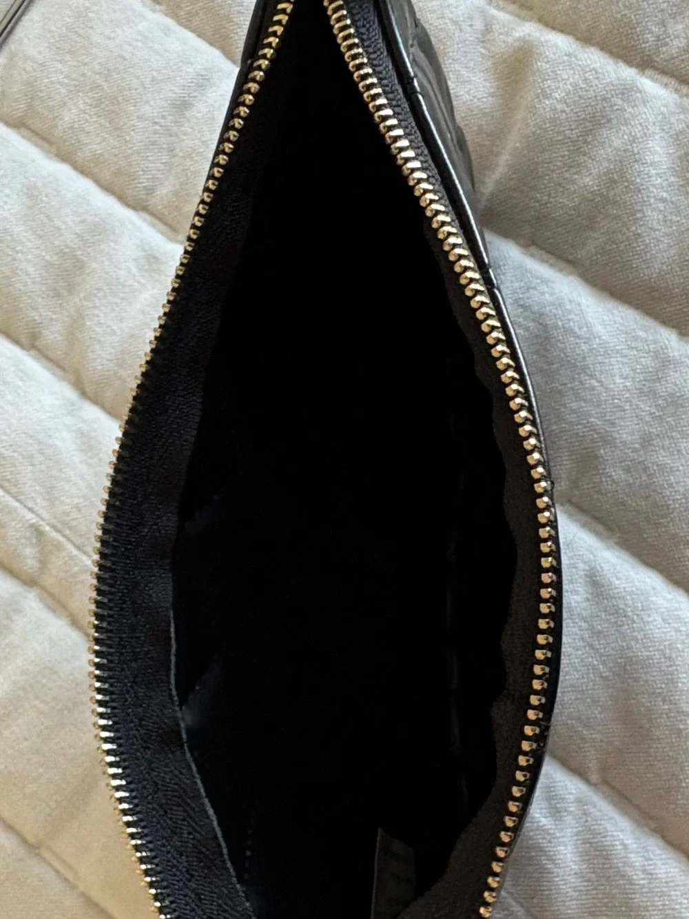 Scout Quilted Black Wristlet & Free People Navy Puffer Cosmetic Clutch Set